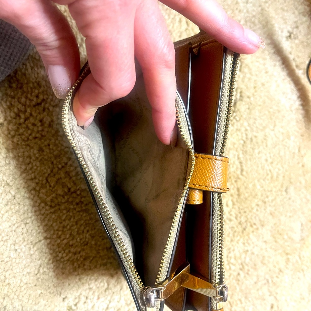 Authentic Michael Kors purse and wallet bundle - Picture 14 of 15